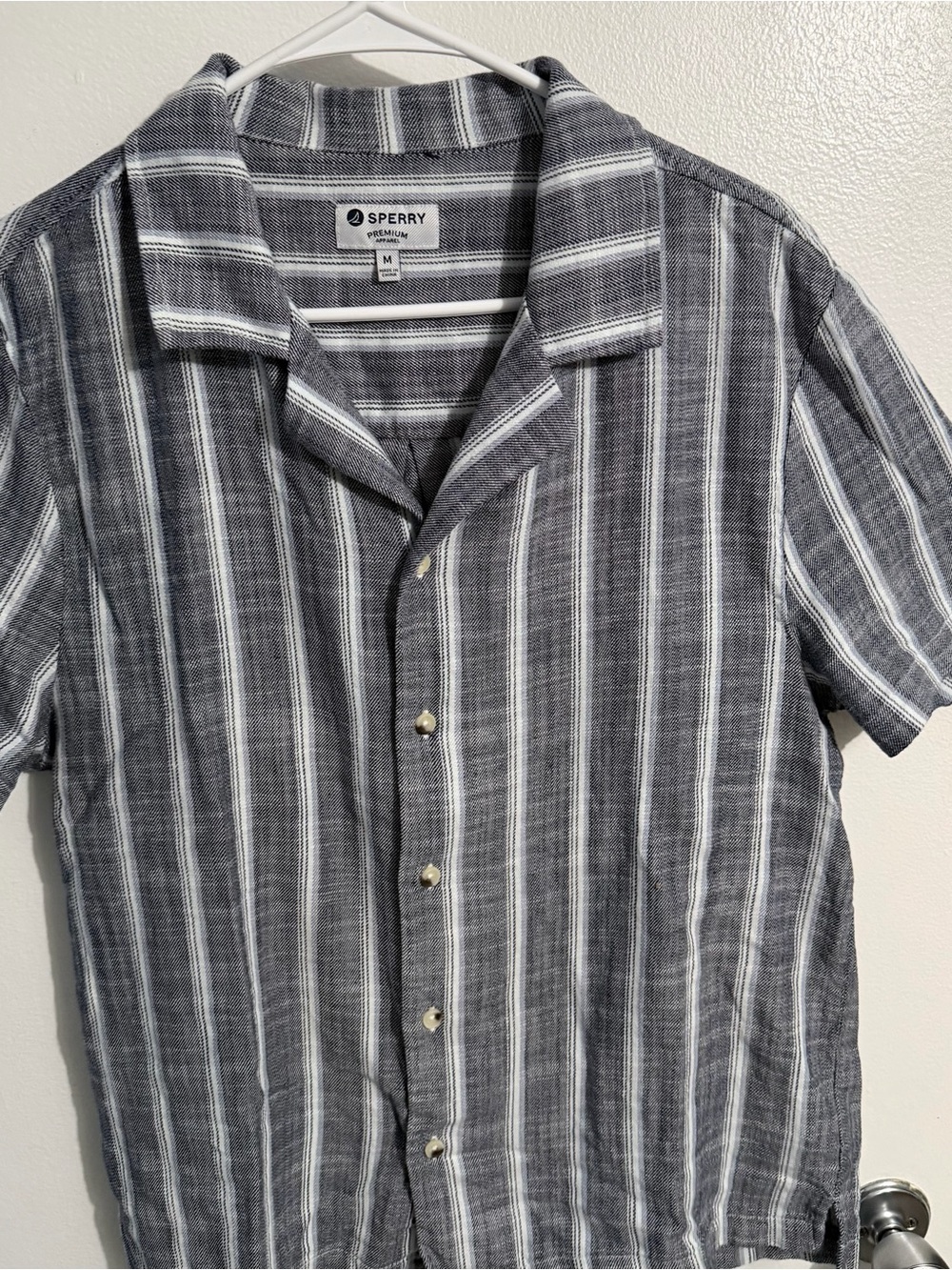 Sperry Men’s Short-Sleeve Navy and White Striped Button-Up Shirt